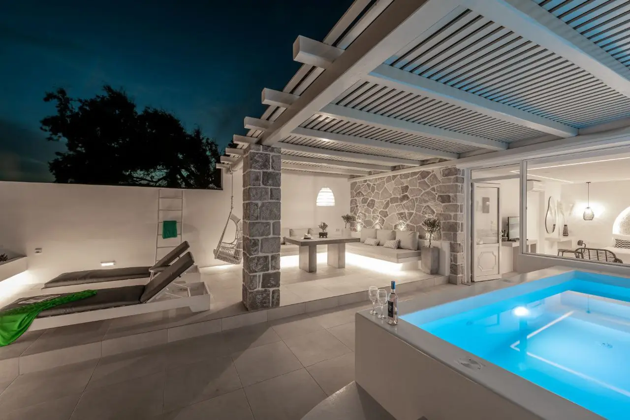 The pergola dining corner at night